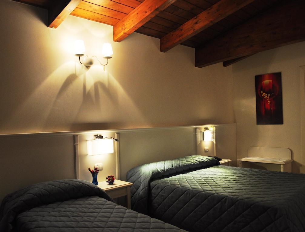 Hotel Centova Perugia Værelse billede
